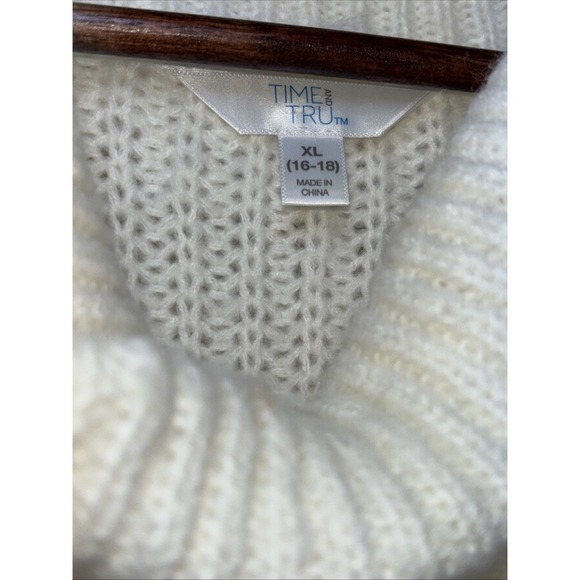 Time And Tru Women's Textured Cowl Neck Sweater X-LARGE (16-18) Cream Color - Picture 4 of 6